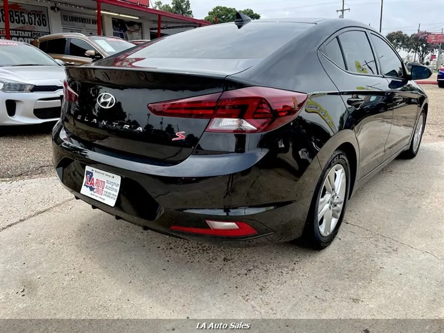 2020 Hyundai Elantra photo 5