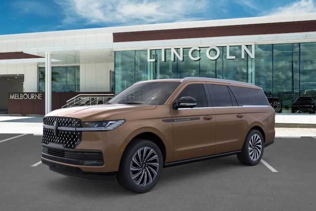 2025 Lincoln Navigator L photo 1