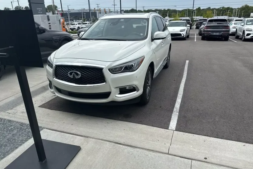 2020 Infiniti QX60 Luxe photo 1
