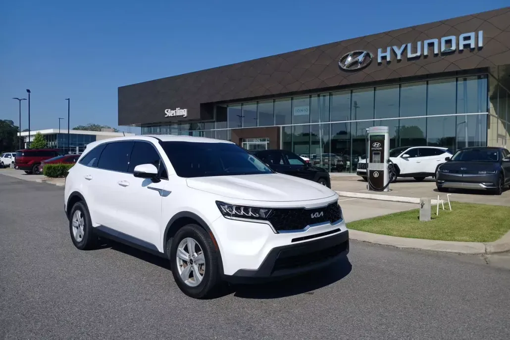2022 Kia Sorento LX photo 1