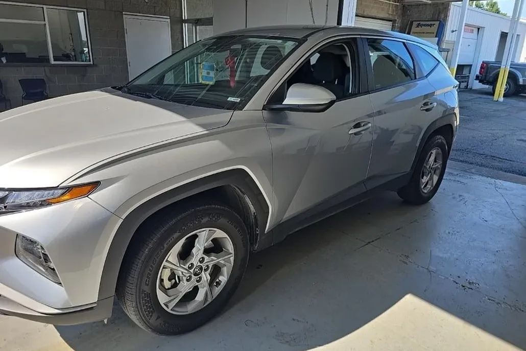 2023 Hyundai Tucson SE photo 1