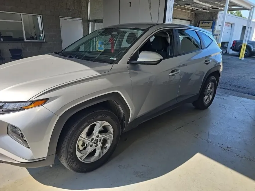 2023 Hyundai Tucson SE photo 1