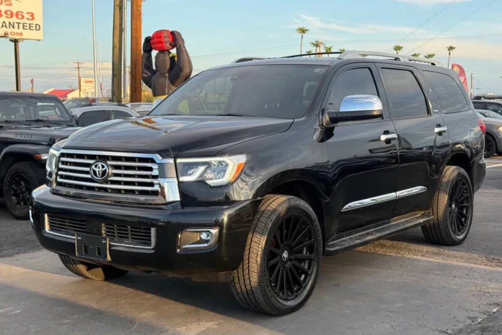 2018 Toyota Sequoia Platinum photo 1