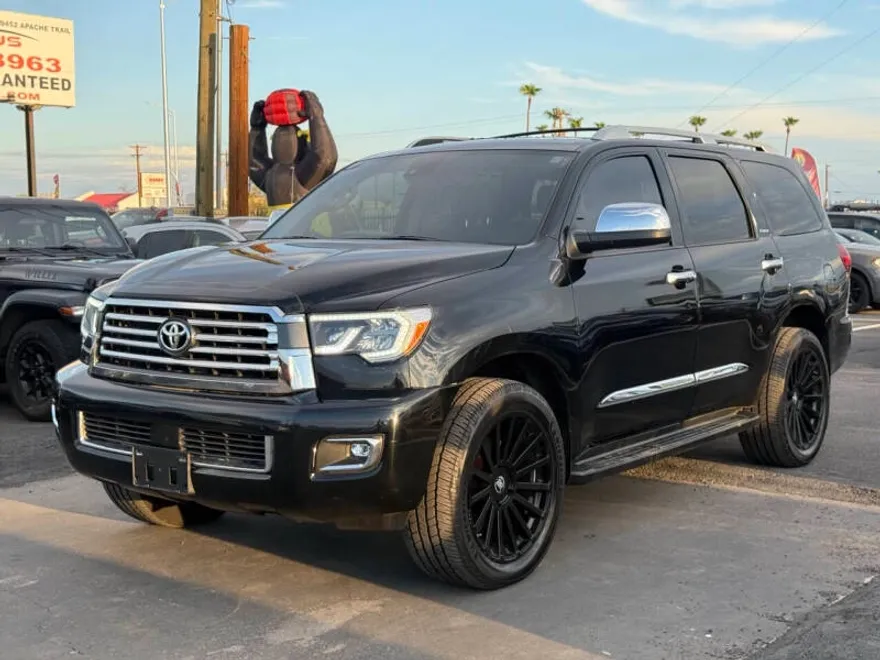 2018 Toyota Sequoia Platinum photo 1