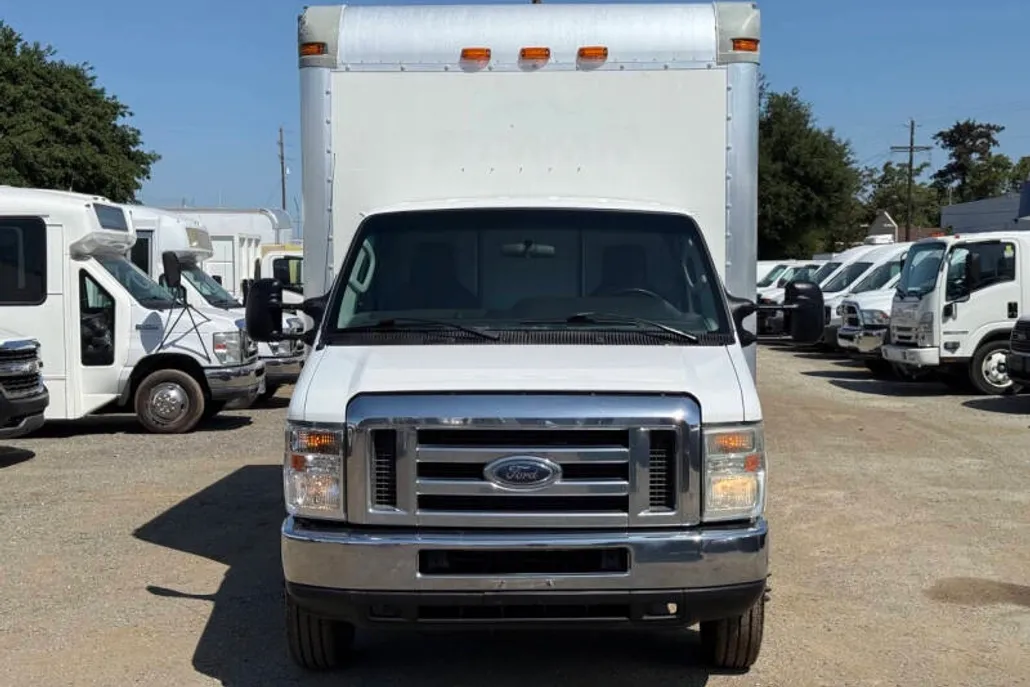 2012 Ford E-350 photo 1