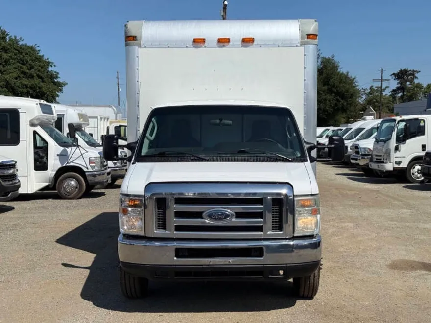 2012 Ford E-350 photo 1