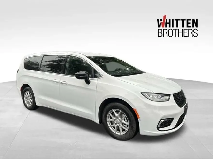 2026 Chrysler Pacifica photo 1