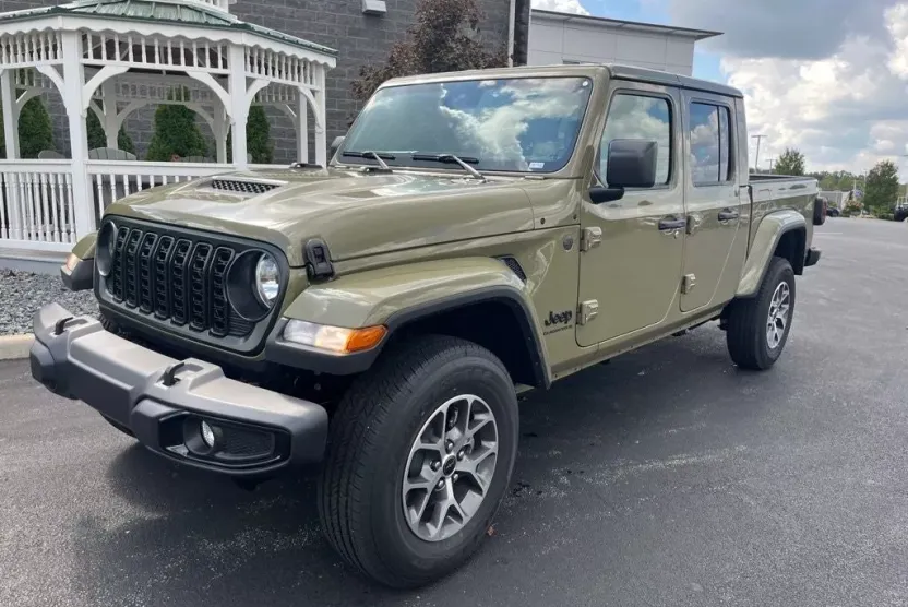 2025 Jeep Gladiator Sport photo 1