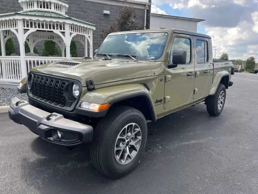 2025 Jeep Gladiator Sport photo 1