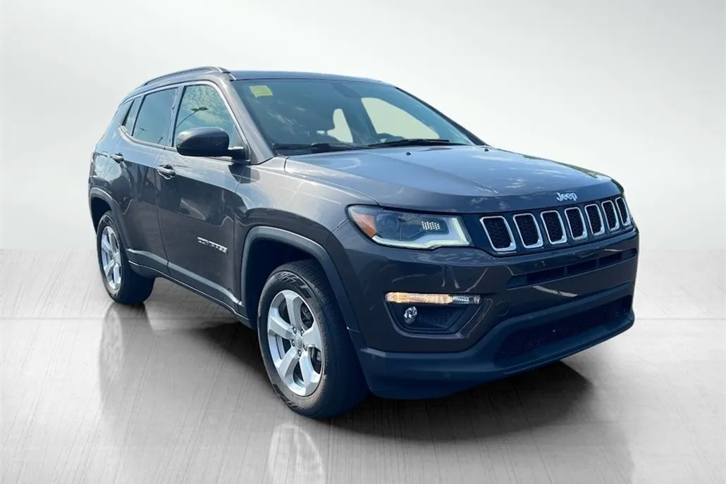 2020 Jeep Compass Latitude photo 1