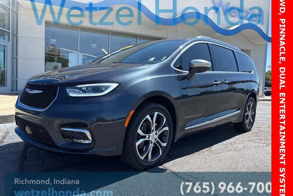 2021 Chrysler Pacifica Pinnacle photo 1