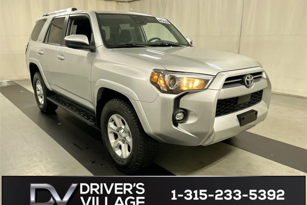 2022 Toyota 4Runner SR5 photo 1
