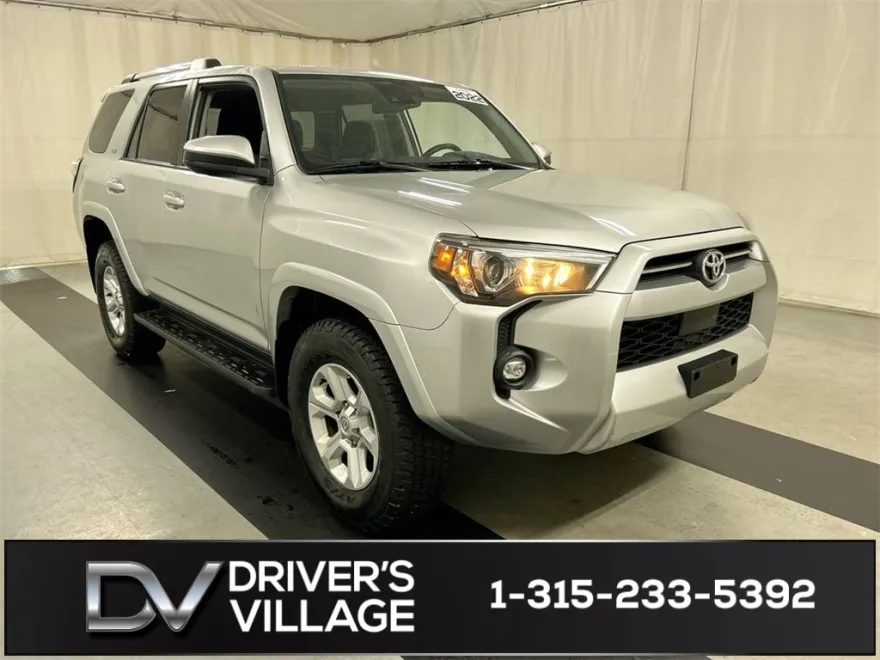 2022 Toyota 4Runner SR5 photo 1