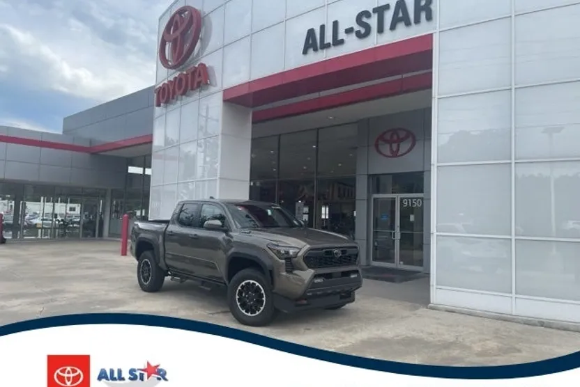 2025 Toyota Tacoma TRD Off-Road photo 1