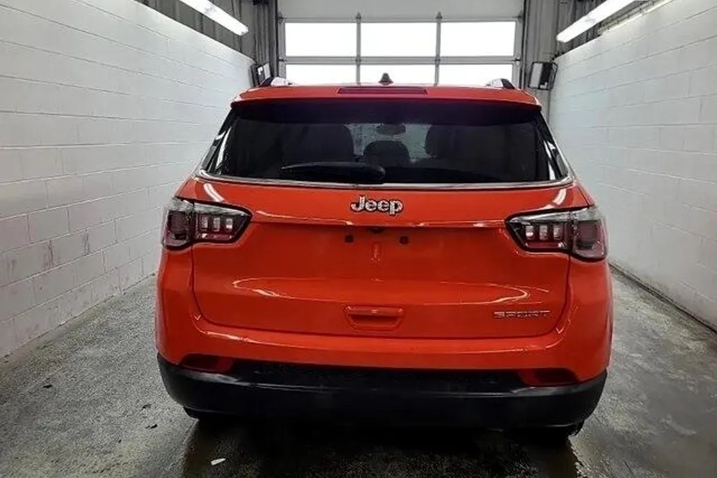 2021 Jeep Compass Sport photo 1
