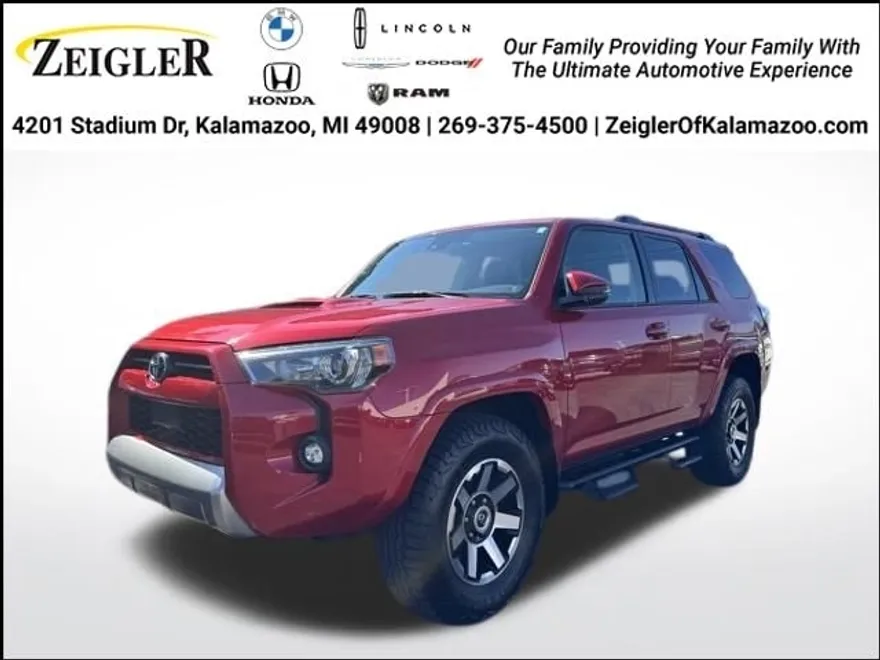 2022 Toyota 4Runner TRD Off-Road Premium photo 1