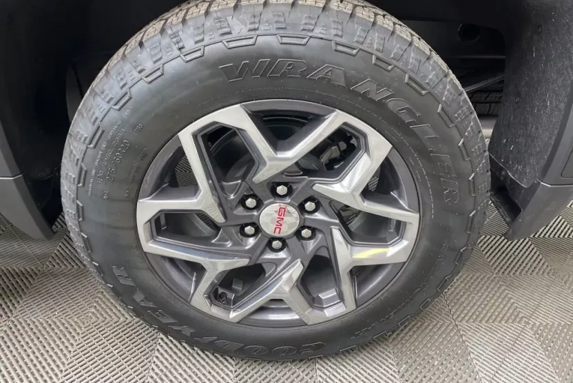 2026 Gmc Sierra 1500 SLT photo 1