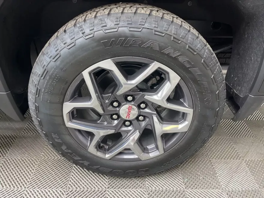 2026 Gmc Sierra 1500 SLT photo 1