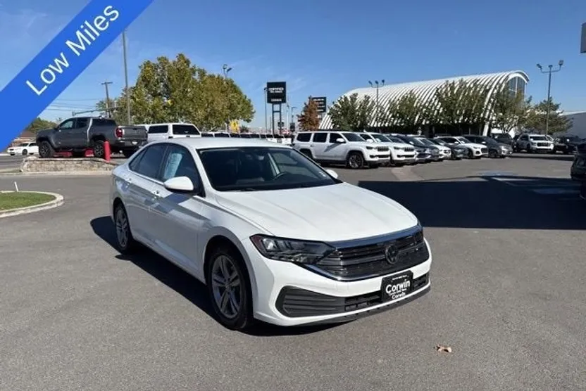 2024 Volkswagen Jetta SE photo 1