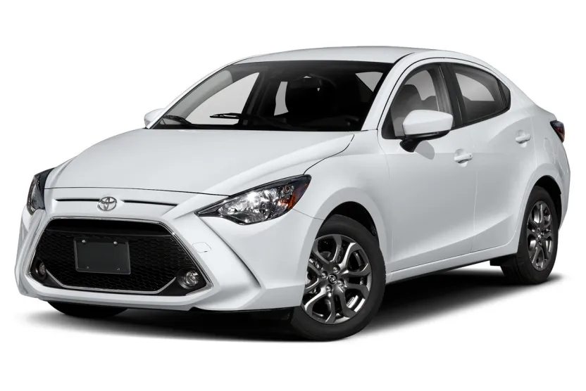 2019 Toyota Yaris LE photo 1
