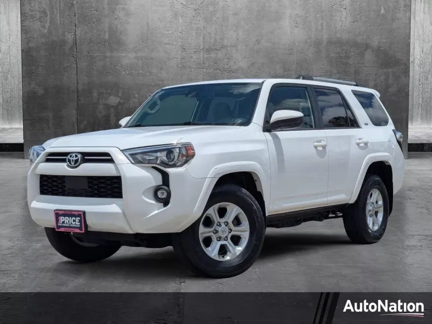 2023 Toyota 4Runner SR5 photo 1