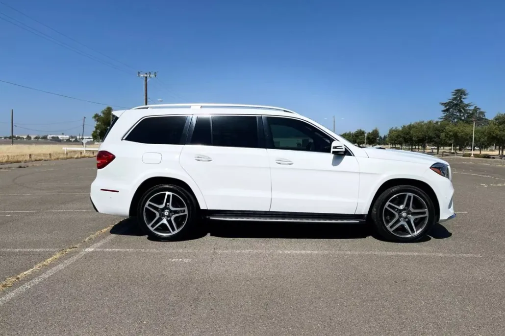 2017 Mercedes Benz GLS 550 photo 1