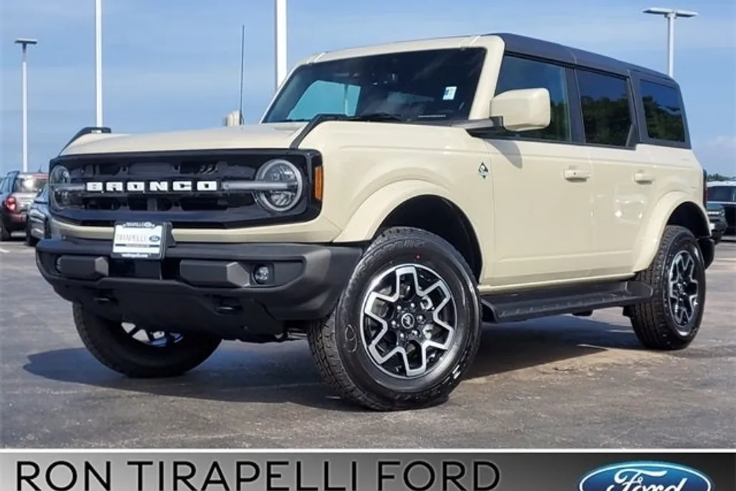 2025 Ford Bronco Outer Banks photo 1