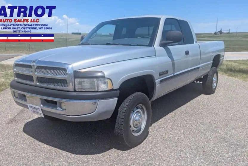 2001 Dodge Ram SLT photo 1