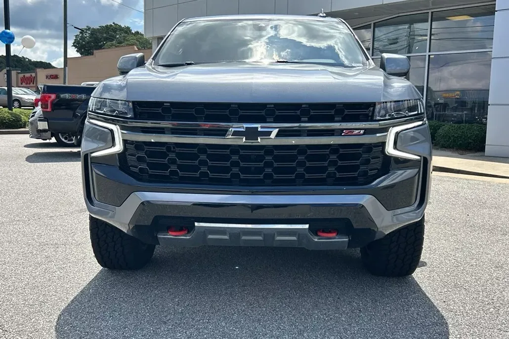2022 Chevrolet Suburban Z71 photo 1