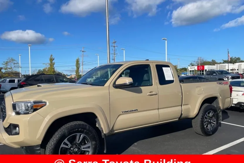 2019 Toyota Tacoma TRD Sport photo 1