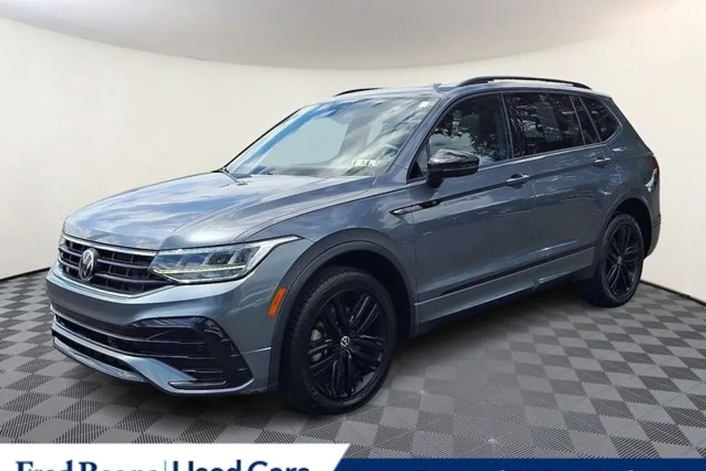 2022 Volkswagen Tiguan SE R-Line Black photo 1