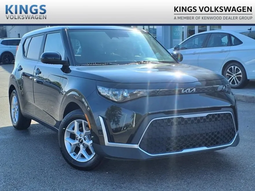 2023 Kia Soul S photo 1