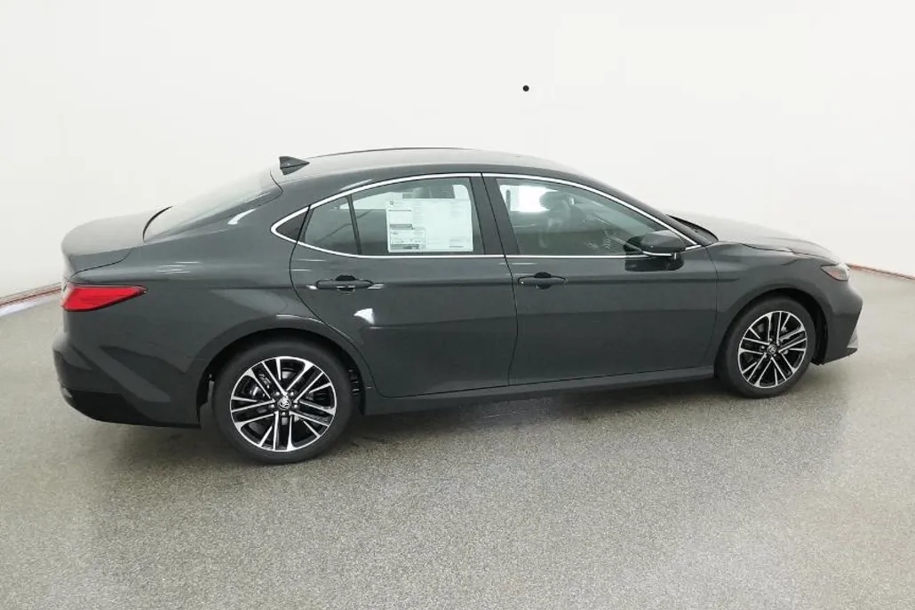 2026 Toyota Camry XLE photo 1