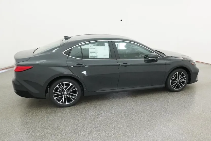 2026 Toyota Camry XLE photo 1