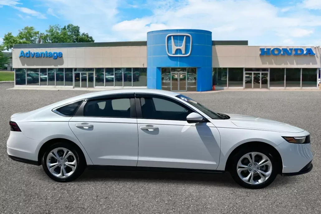 2025 Honda Accord LX photo 1