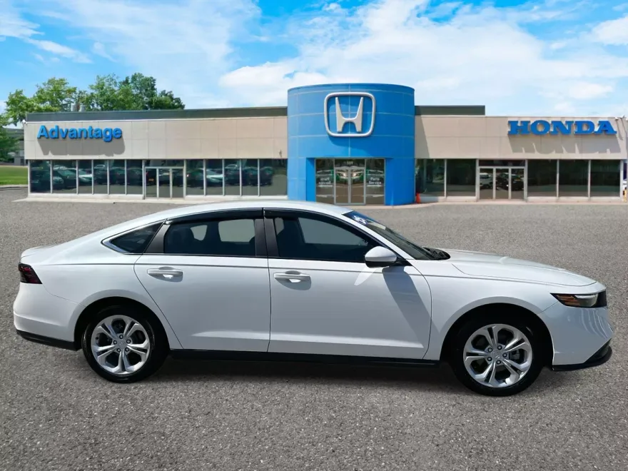 2025 Honda Accord LX photo 1