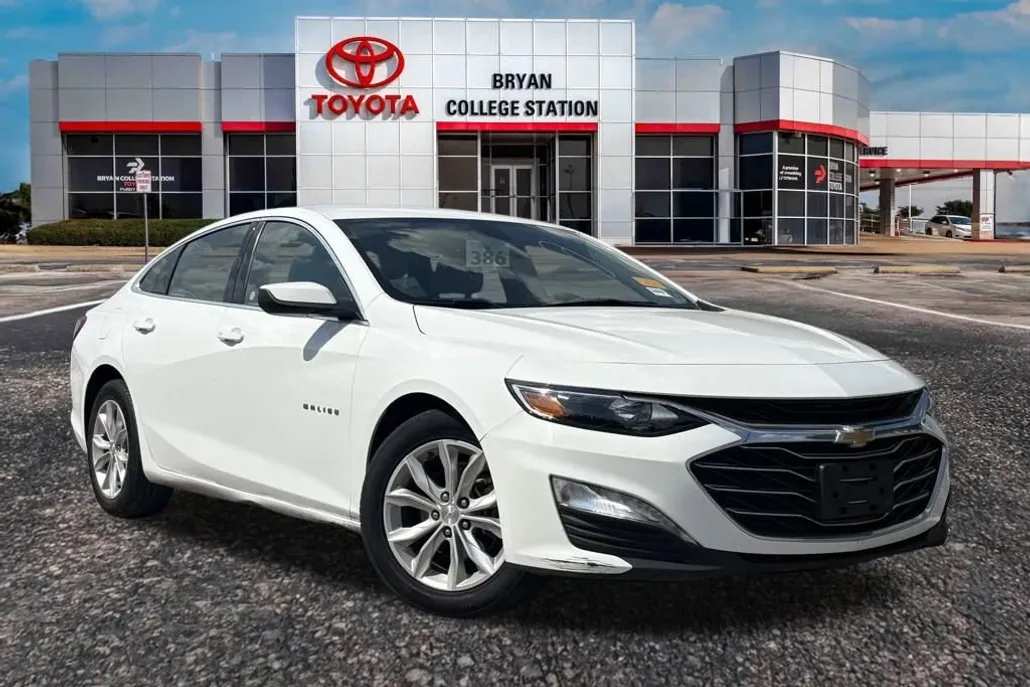 2022 Chevrolet Malibu 1LT photo 1