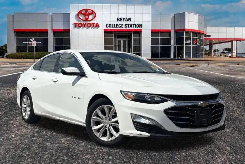 2022 Chevrolet Malibu 1LT photo 1