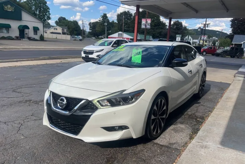 2018 Nissan Maxima SR photo 1