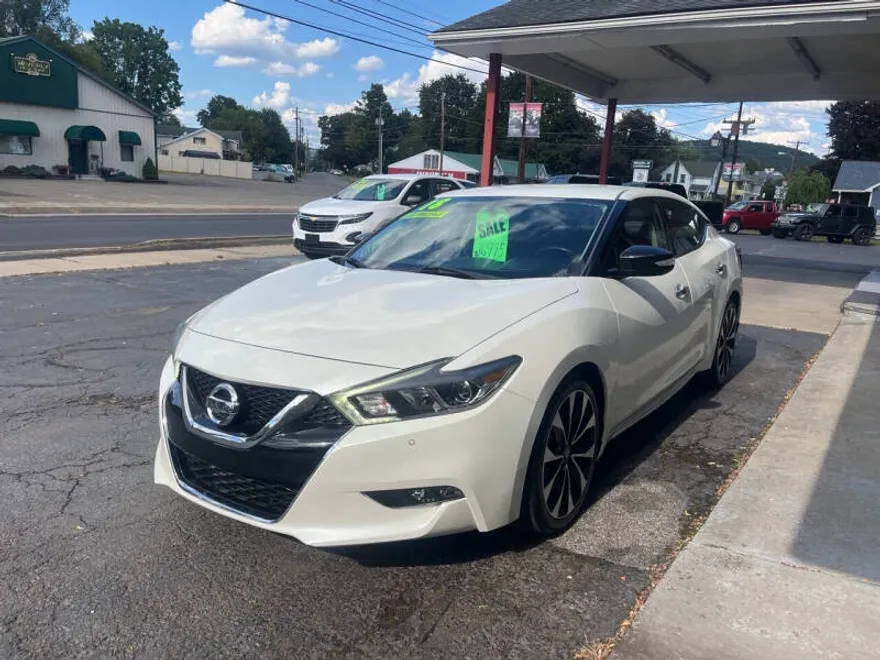 2018 Nissan Maxima SR photo 1