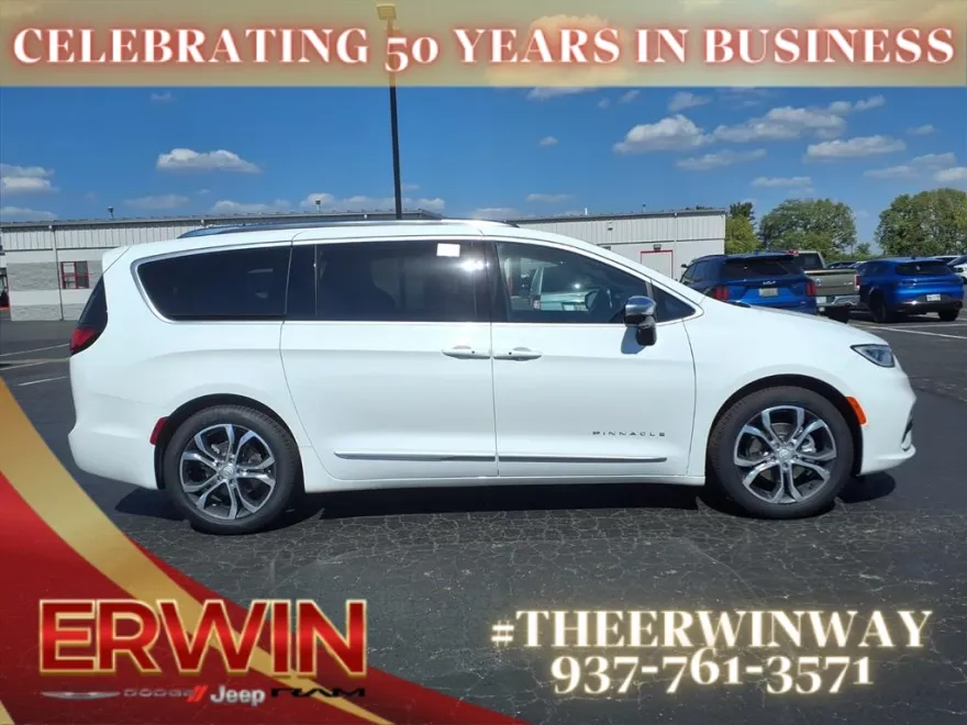 2026 Chrysler Pacifica Pinnacle photo 1