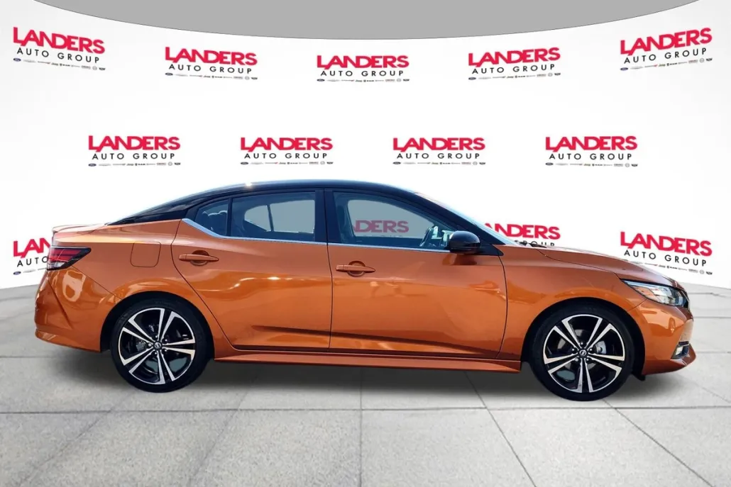 2023 Nissan Sentra SR photo 1