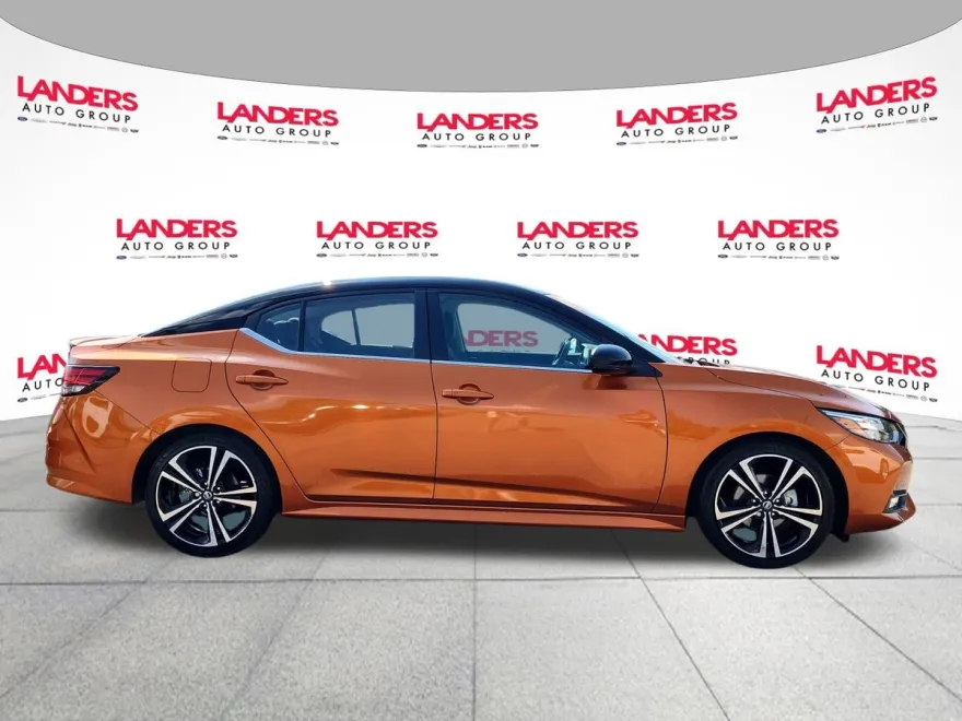 2023 Nissan Sentra SR photo 1