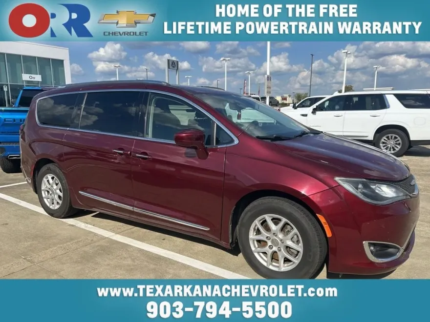 2020 Chrysler Pacifica Touring L photo 1