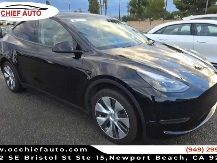 2024 Tesla Model Y Long Range photo 1