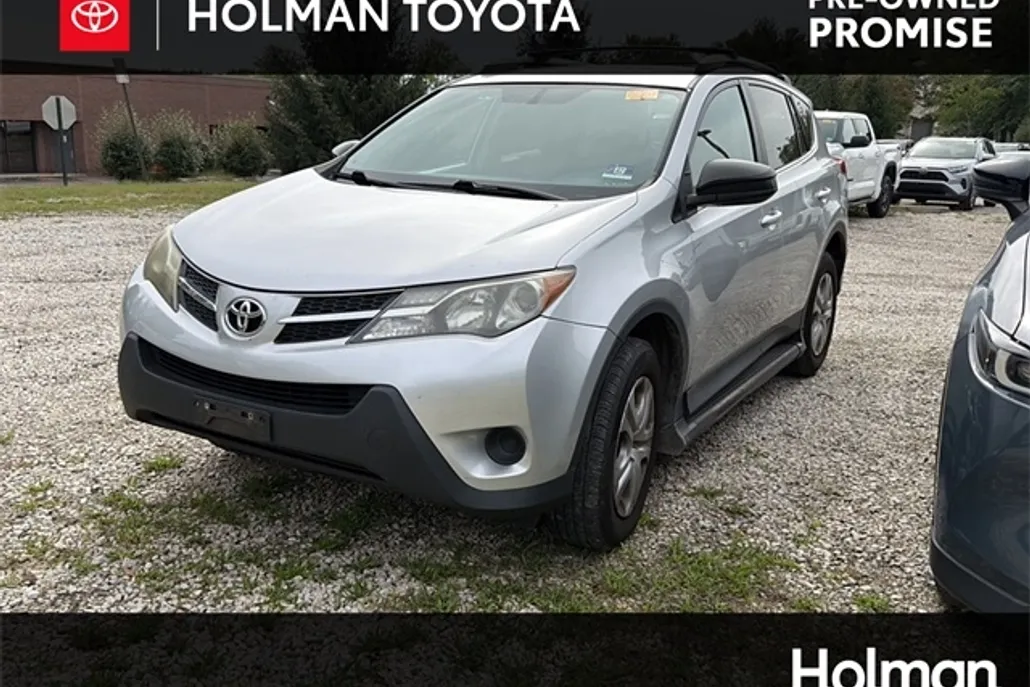 2013 Toyota RAV4 LE photo 1