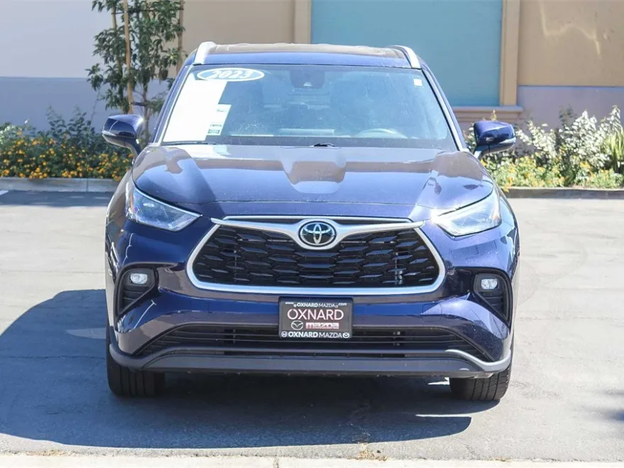 2023 Toyota Highlander XLE photo 1