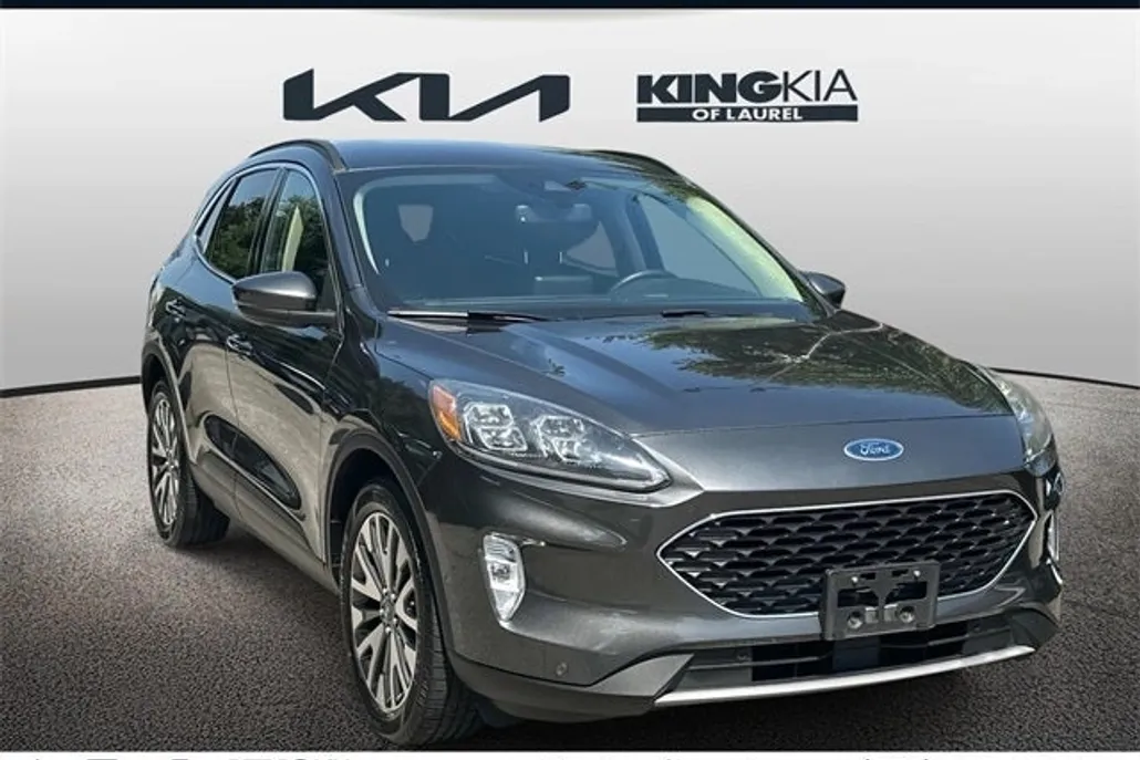 2020 Ford Escape Titanium Hybrid photo 1