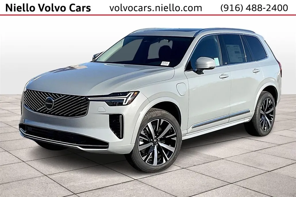 2025 Volvo XC90 T8 Core photo 1