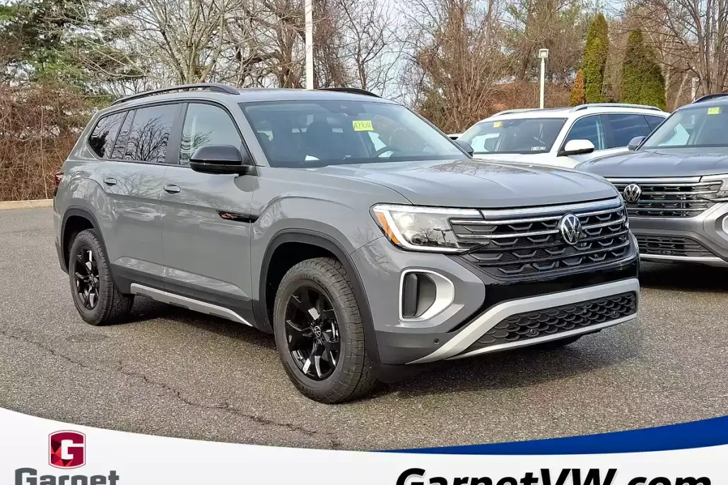 2025 Volkswagen Atlas Peak Edition SE photo 1